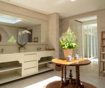 Master Bathroom 01