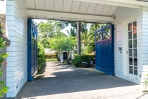 Entrance 01