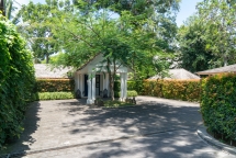 Entrance 02